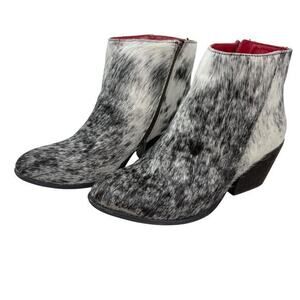 Acala Black Gray Cow Hide Hair Western Short Heeled Ankle Boots Women’s‎ Size 10